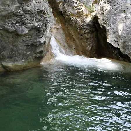 Sleeps 10 Pool Air Con Wifi *